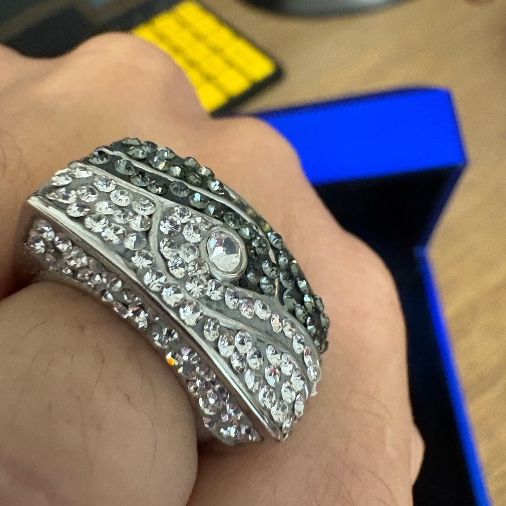 Elegant Silver and Blue Crystal Statement Ring